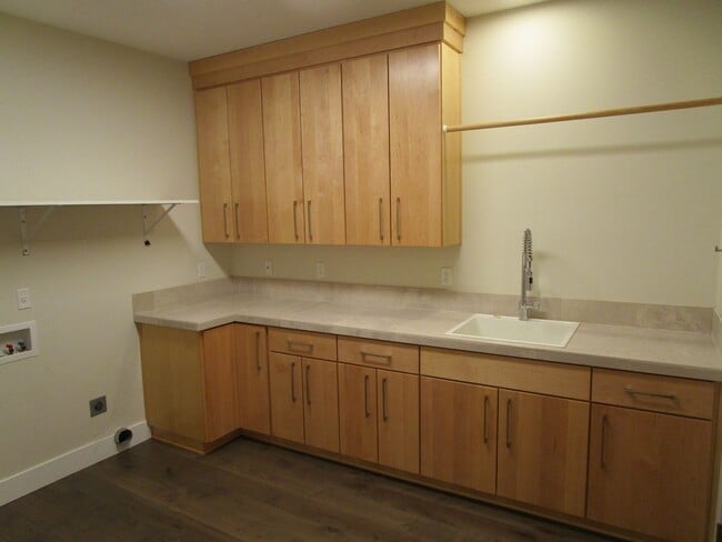 Building Photo - Custom Home in Crystal Springs Subdivision - Available Now!