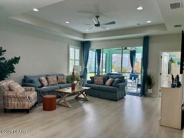 Building Photo - 301 Low Tide Ln