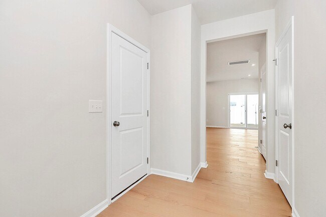 Building Photo - 5855 Executive Center Dr