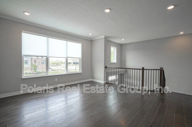 Building Photo - 673 Golborne St