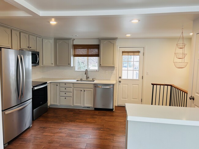 Kitchen - 3676 S Hillside Ln