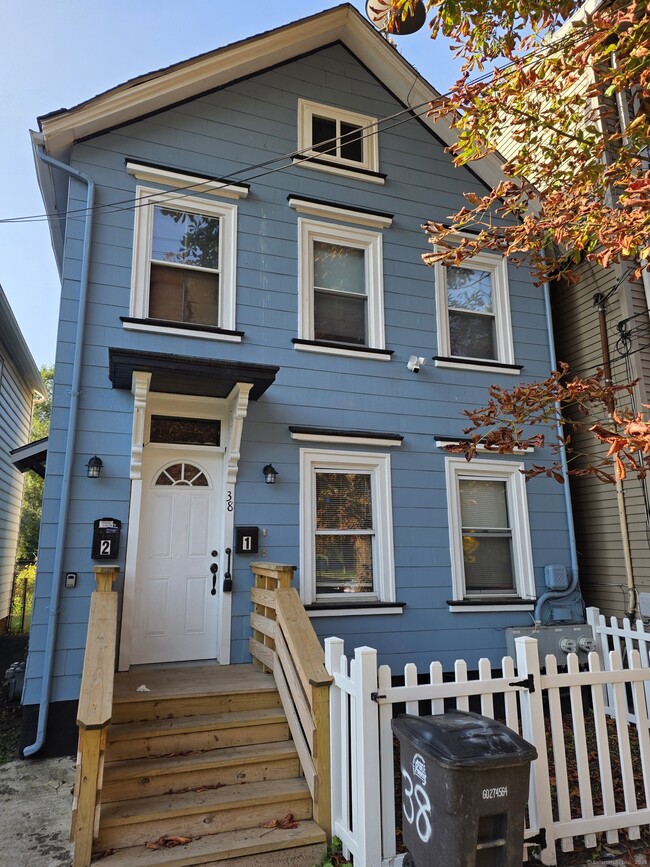 Primary Photo - 38 Walnut St
