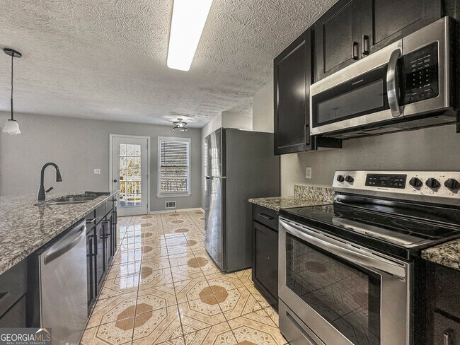 Building Photo - 710 Allen's Landing Dr SE