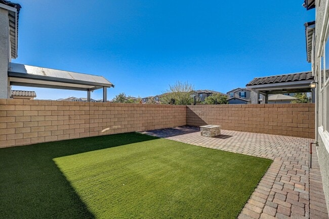 Building Photo - AMAZING 2 Story, 5 Bedroom Home in Gated community!