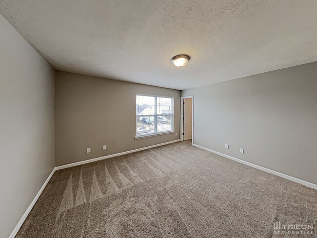 Building Photo - 225 Quiet Ln