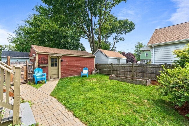 Building Photo - 31 E Foster St