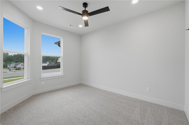 Building Photo - 1229 Bunker Dr