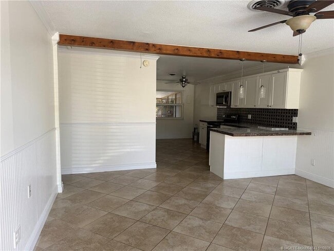 Building Photo - 820 NW 10th Terrace