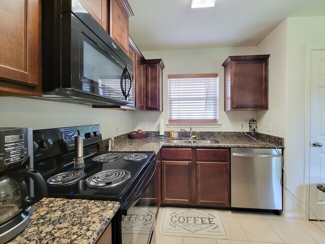 Building Photo - BEAUTIFUL LARGE 1 STORY 3 BEDROOM 2 BATH H...