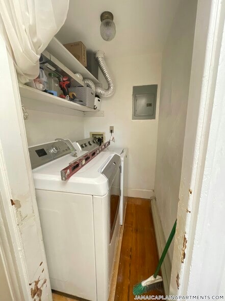 Building Photo - 11 Chilcott Pl