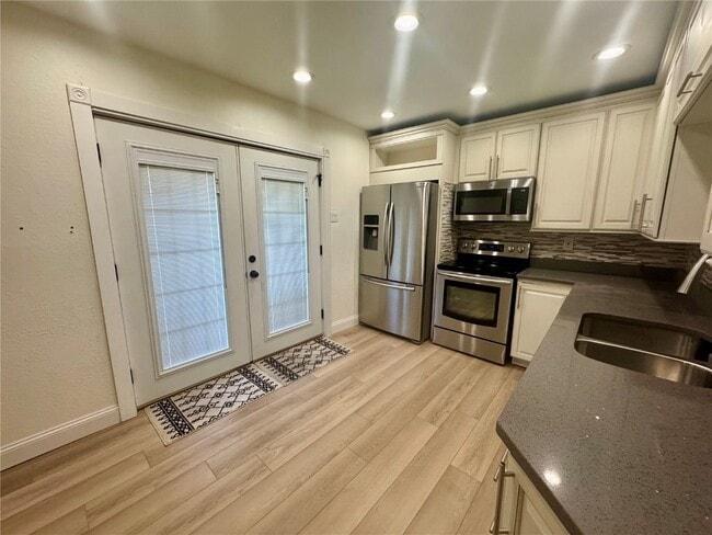 Building Photo - 4259 Burnett Walk