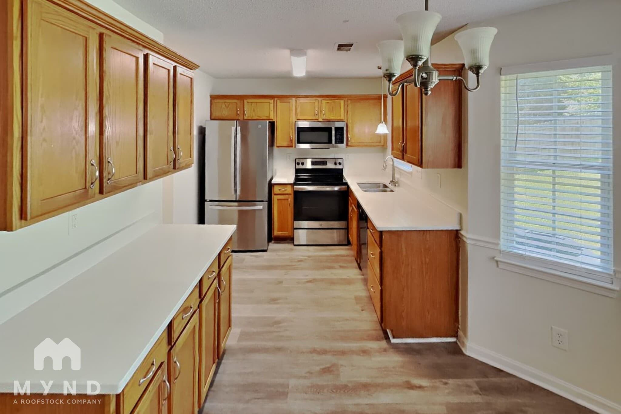 Building Photo - 219 Chattaroy Dr