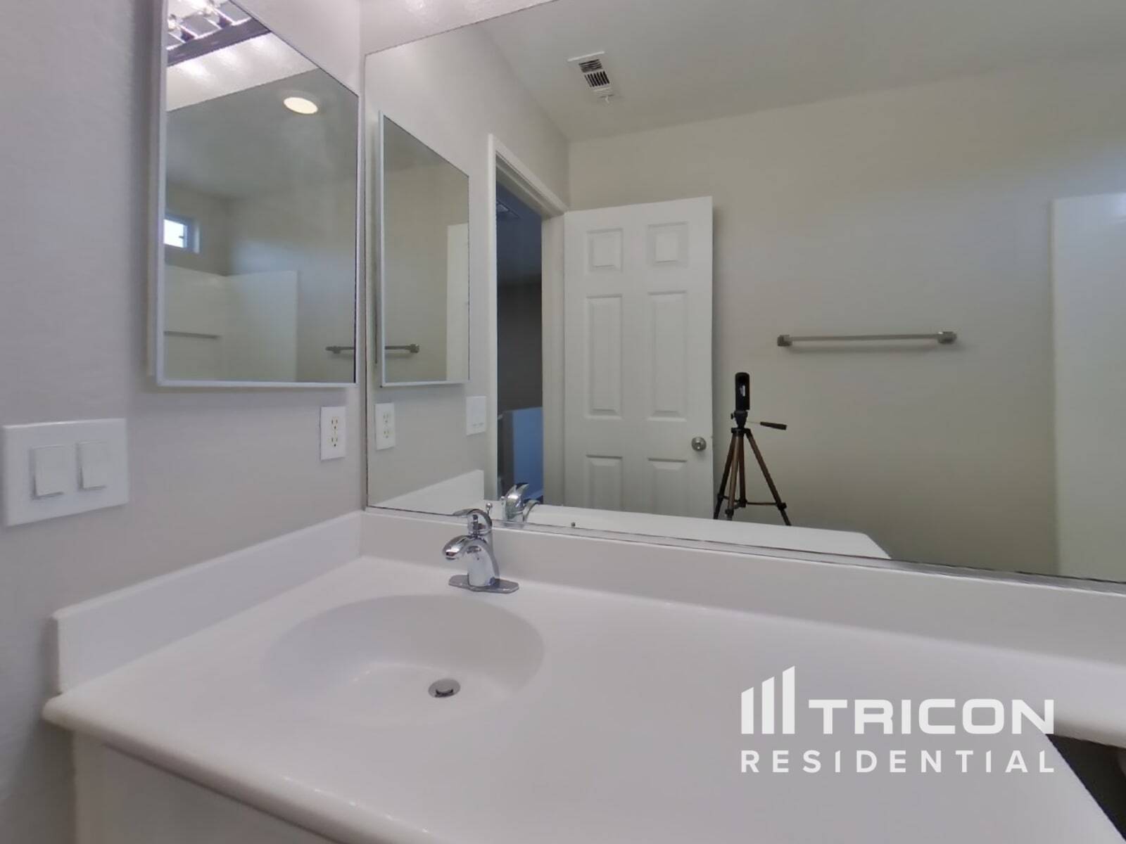 Building Photo - 11665 Minckler Cir
