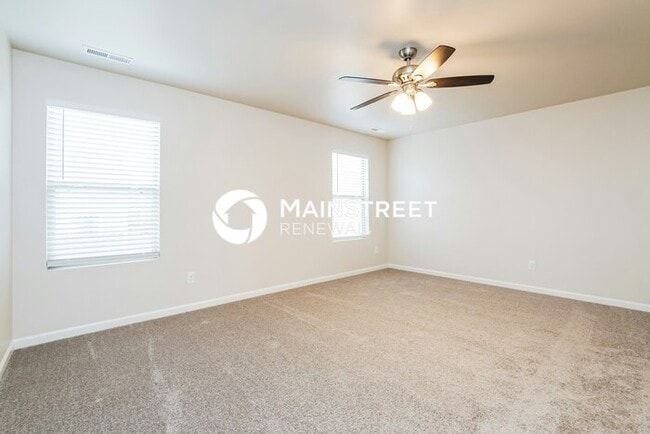Building Photo - 4 Bedroom Pet-Friendly Home in Raleigh, NC with Main Street Renewal