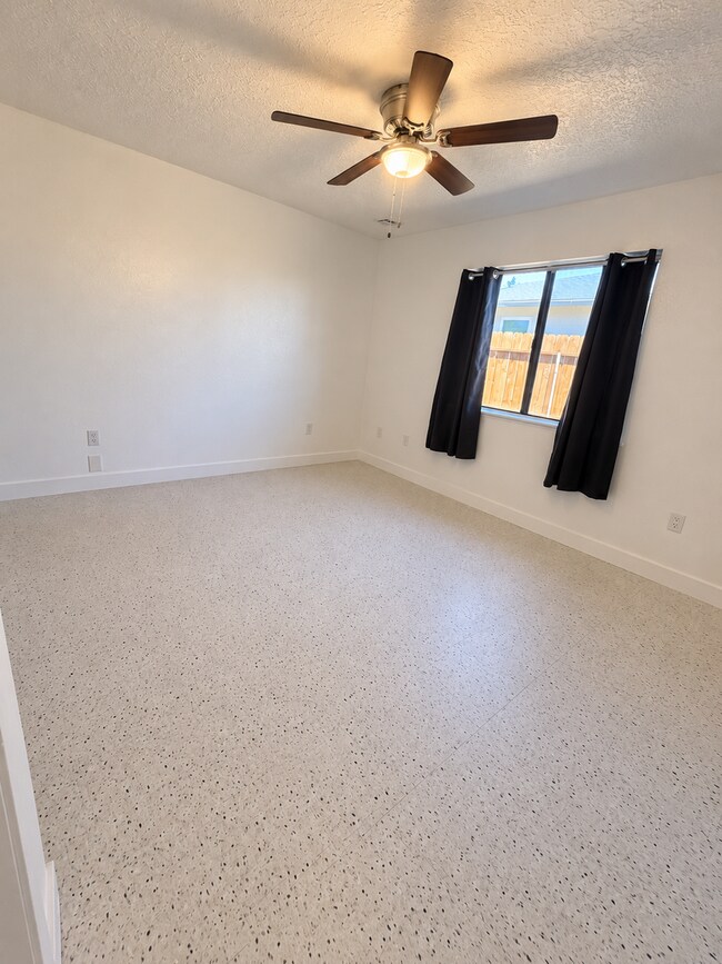 Building Photo - 71810 El Paseo Dr