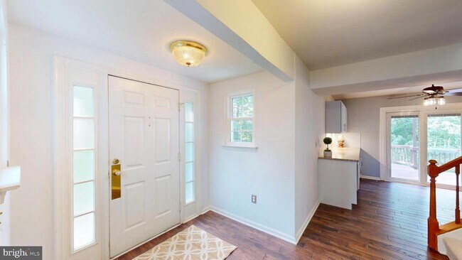 Building Photo - 200 Sulgrave Ct