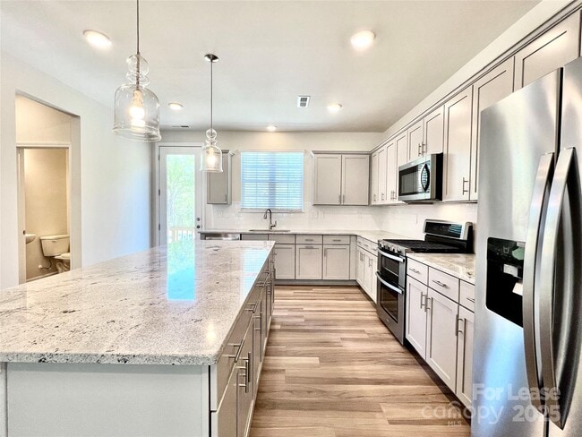 Building Photo - 15022 Camus Ct