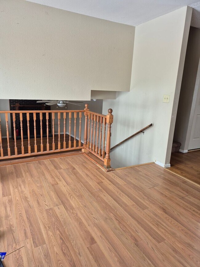 Building Photo - Charming home with garage & big back yard| Morrison, CO