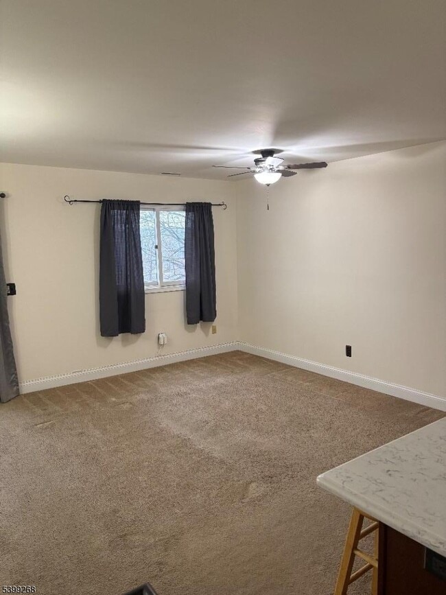 Building Photo - 7 Deer Valley Ln