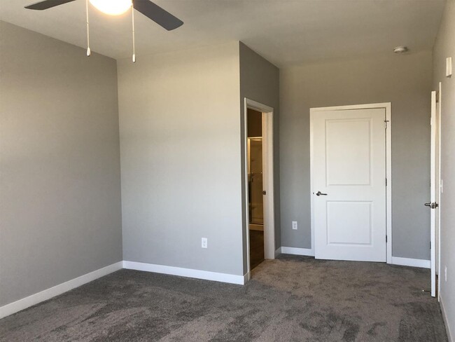 Building Photo - 1673 McCleary Ln