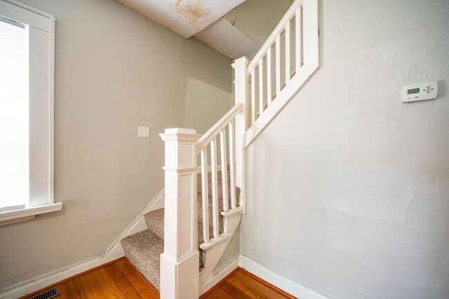 Building Photo - 1429 N 6th St