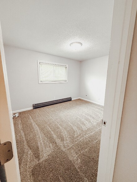 Building Photo - 211 W Pipestone Ave