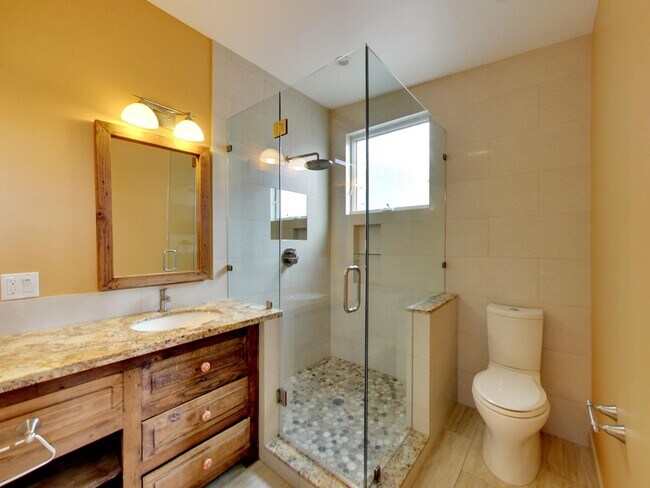 Building Photo - Stunning 4BR/3BA Home with Office, Laundry...