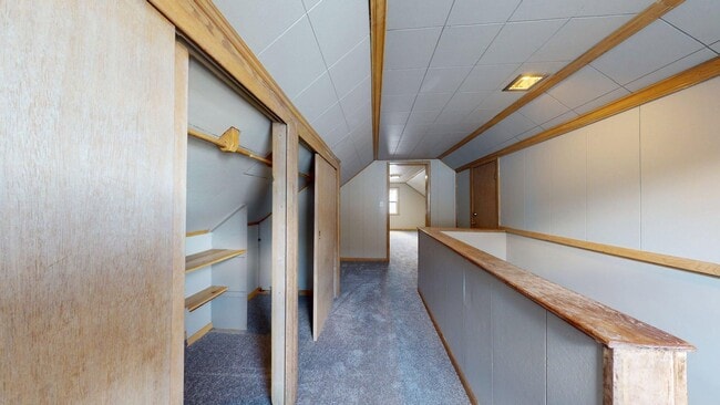 Building Photo - Fulton/W.58th neighborhood; 3 bedroom/2bat...