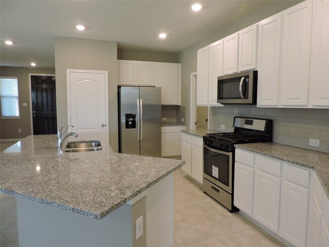 Building Photo - 1102 Upton Ct