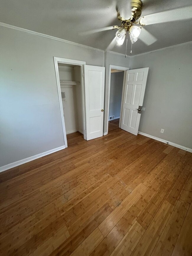 Building Photo - Coming Soon! Cozy 2-Bedroom Gem | $1,049/m...