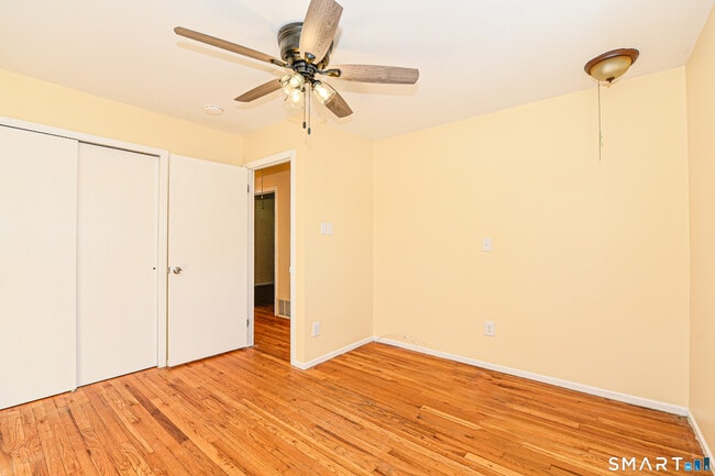 Building Photo - 90 Mary Ellen Dr