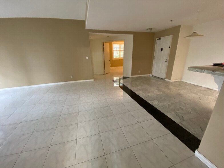 Building Photo - 3969 Mahaila Ave