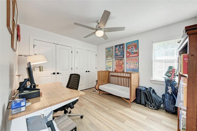 Building Photo - 1607 Sweetbriar Ave