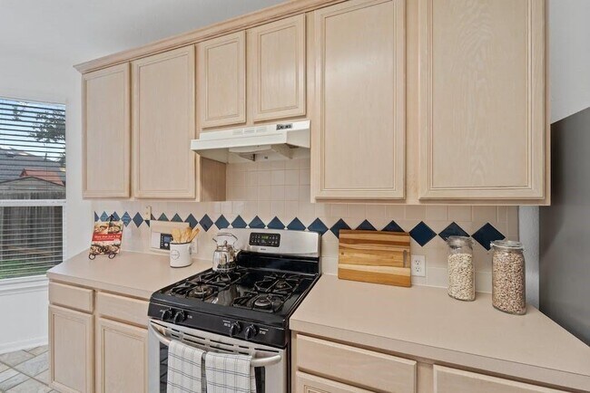 Building Photo - 1608 Courtney Ln