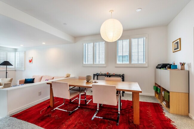 Building Photo - 15425 Antioch St