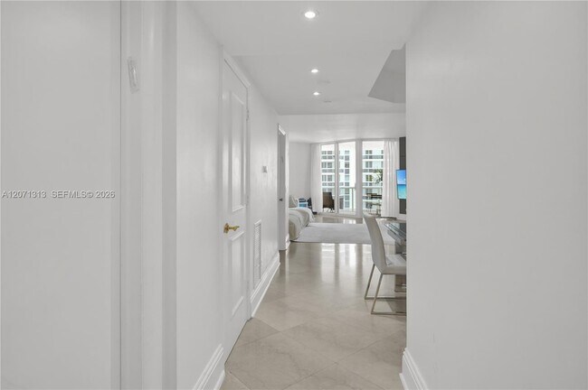 Building Photo - 4775 Collins Ave