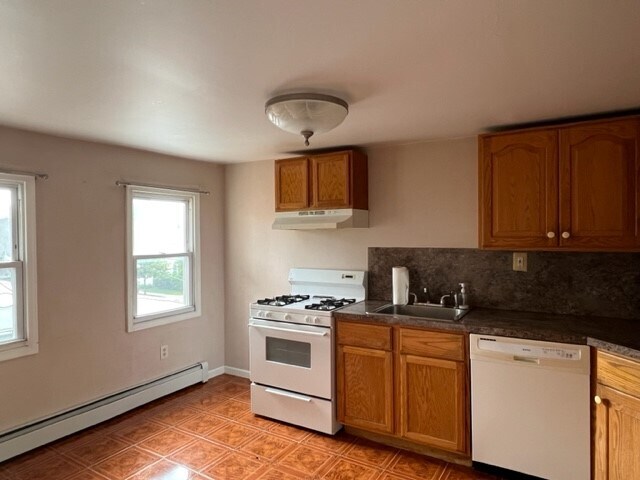 Kitchen - 134 S Broadway