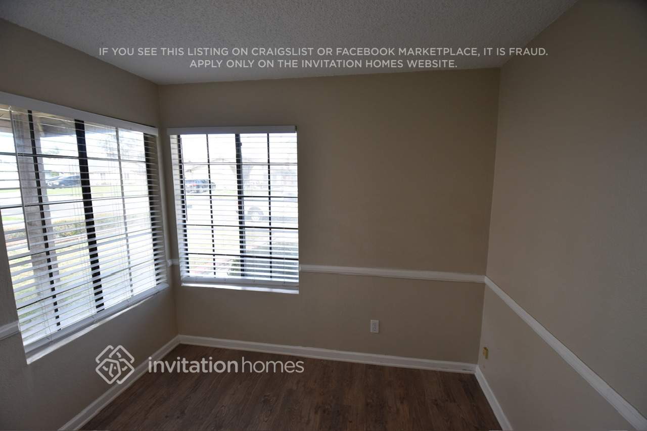 Building Photo - 10058 Julian Dr