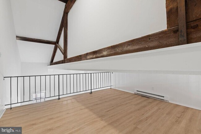 Building Photo - 207 S Patrick St