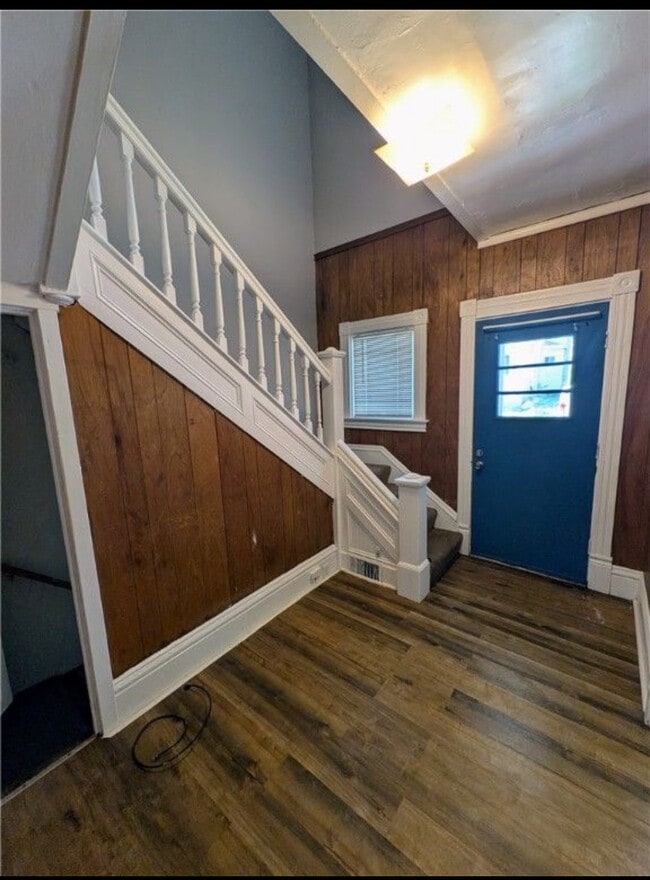 Building Photo - 1913 Evans Ave