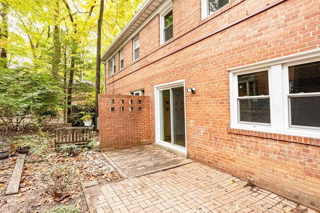 Building Photo - 8524 Manchester Rd