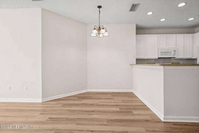 Building Photo - 12301 Kernan Forest Blvd