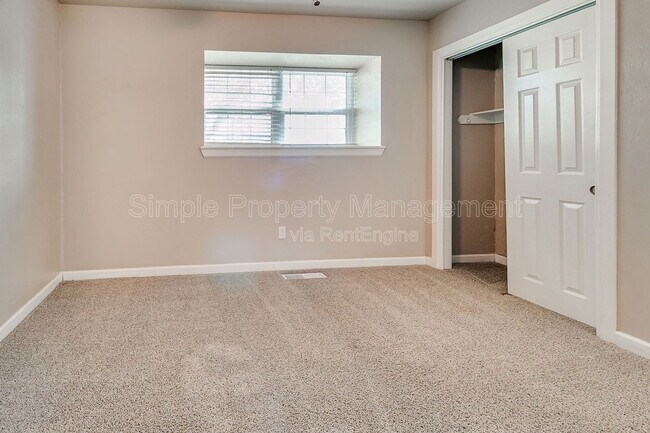 Building Photo - 120 N Ranchwood Blvd