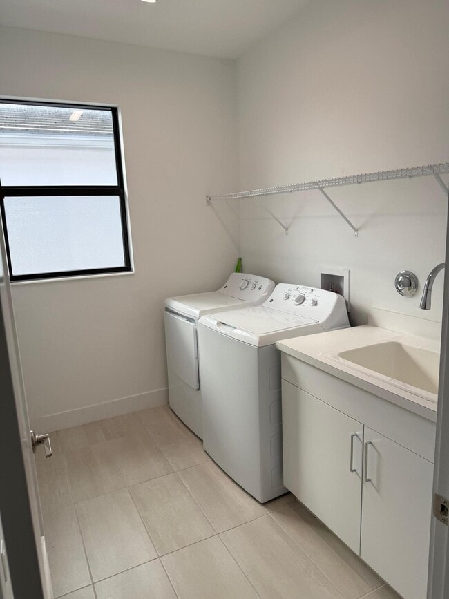 Building Photo - 8055 White Wave Ter