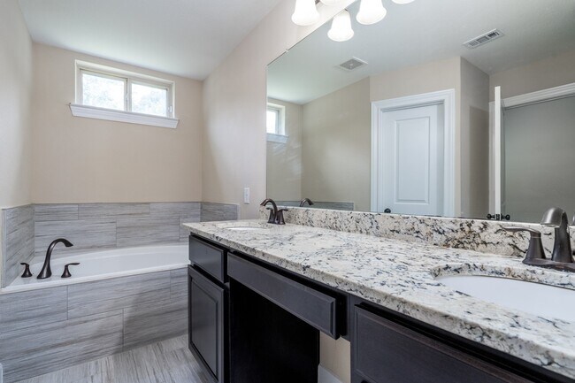 Building Photo - 18123 Willow Edge Dr