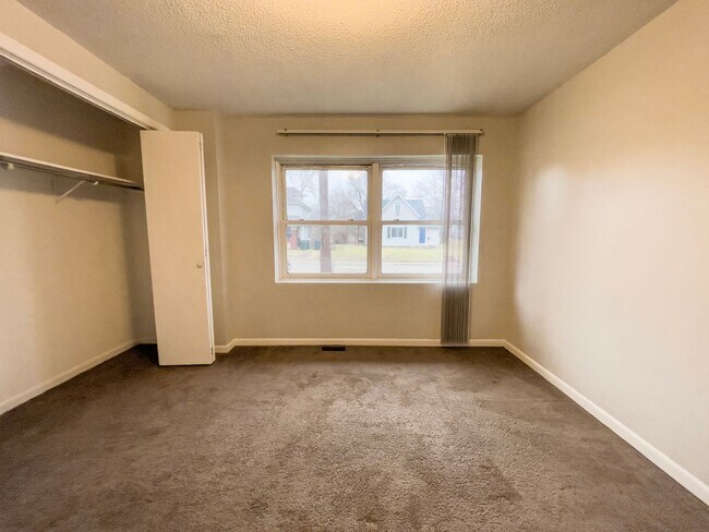 Building Photo - 1409 W Jackson St