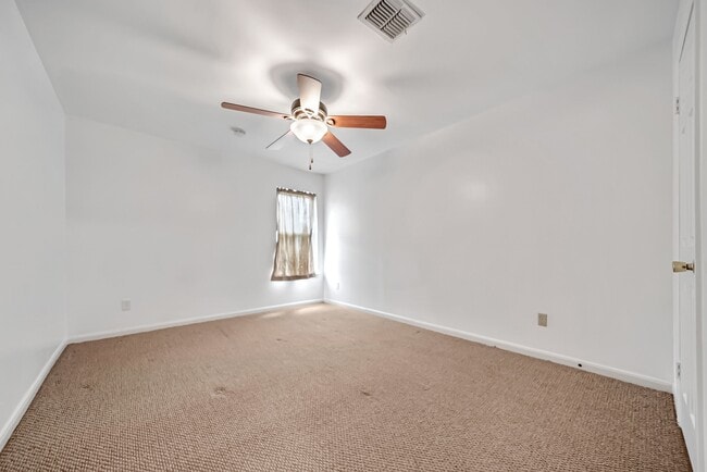 Building Photo - 10732 Briar Forest Dr