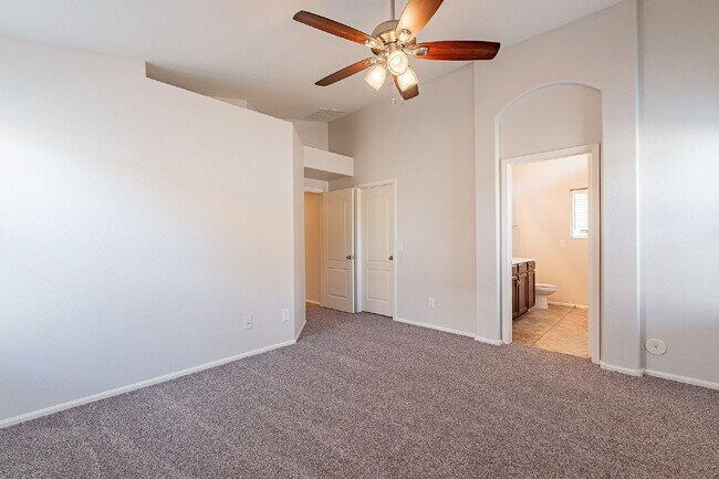 Building Photo - 5054 S 235th Dr