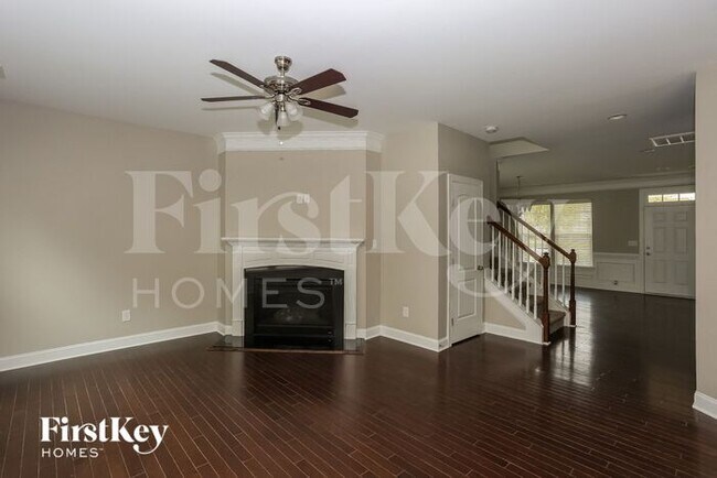 Building Photo - 2708 Woodlands Creek Dr