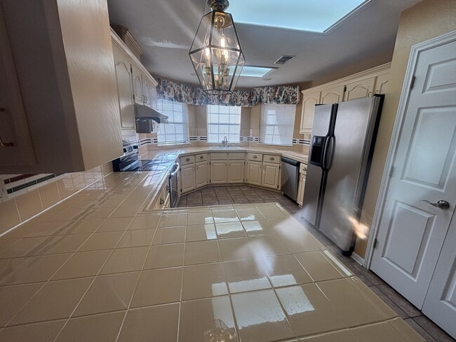 Building Photo - 1009 Augusta Dr